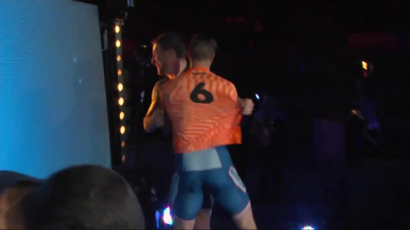 Хватило двух рук, чтобы порвать #велоспорт