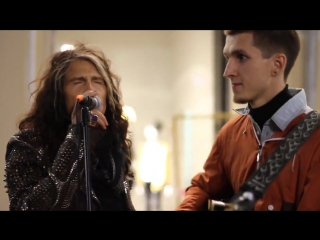 Aerosmith steven tyler sang with the street musician moscow