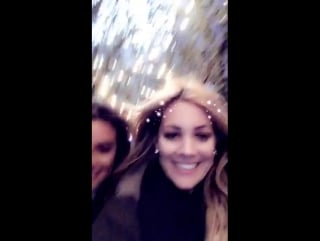 Lea and sarah potempa getting their nails done in new york city (december 15, 2016)