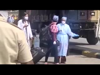 Live capture of #sars cov 2 infected patient pune railway station india trying its best to isolate the virus