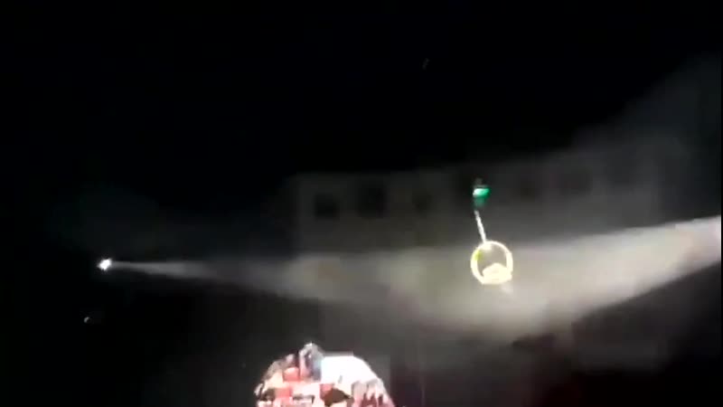 В ярославле в цирке бобёр высотник от страха обоссал (простите!) зрителей