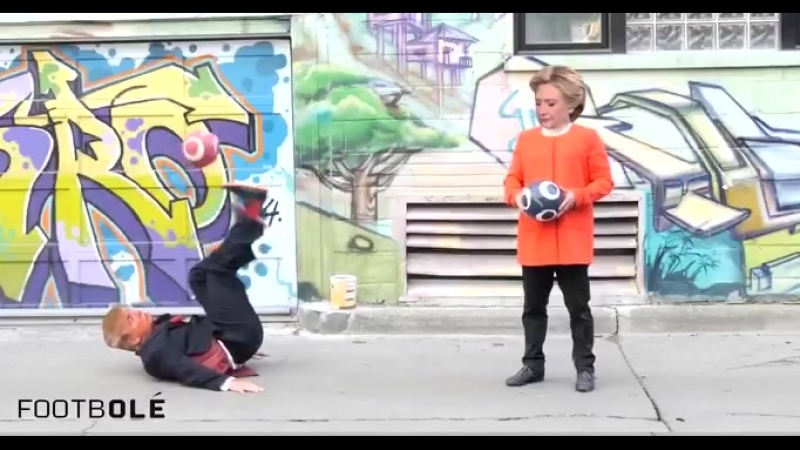 Футбольный фристайл в исполнении дональда трампа и хиллари клинтон