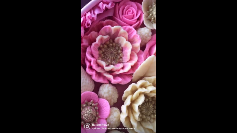 Коробочка с шоколадными цветами