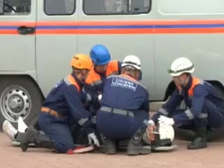 R пожарные в сквере