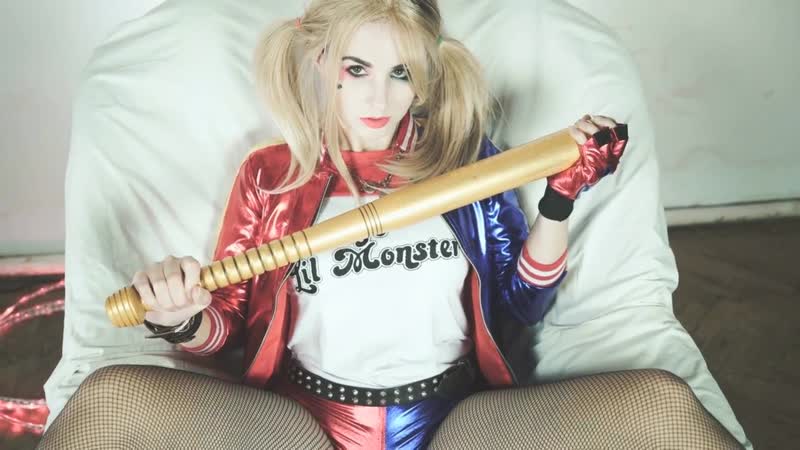 Webcam анальщица harley quinn трахает себя в задницу | anal dildo