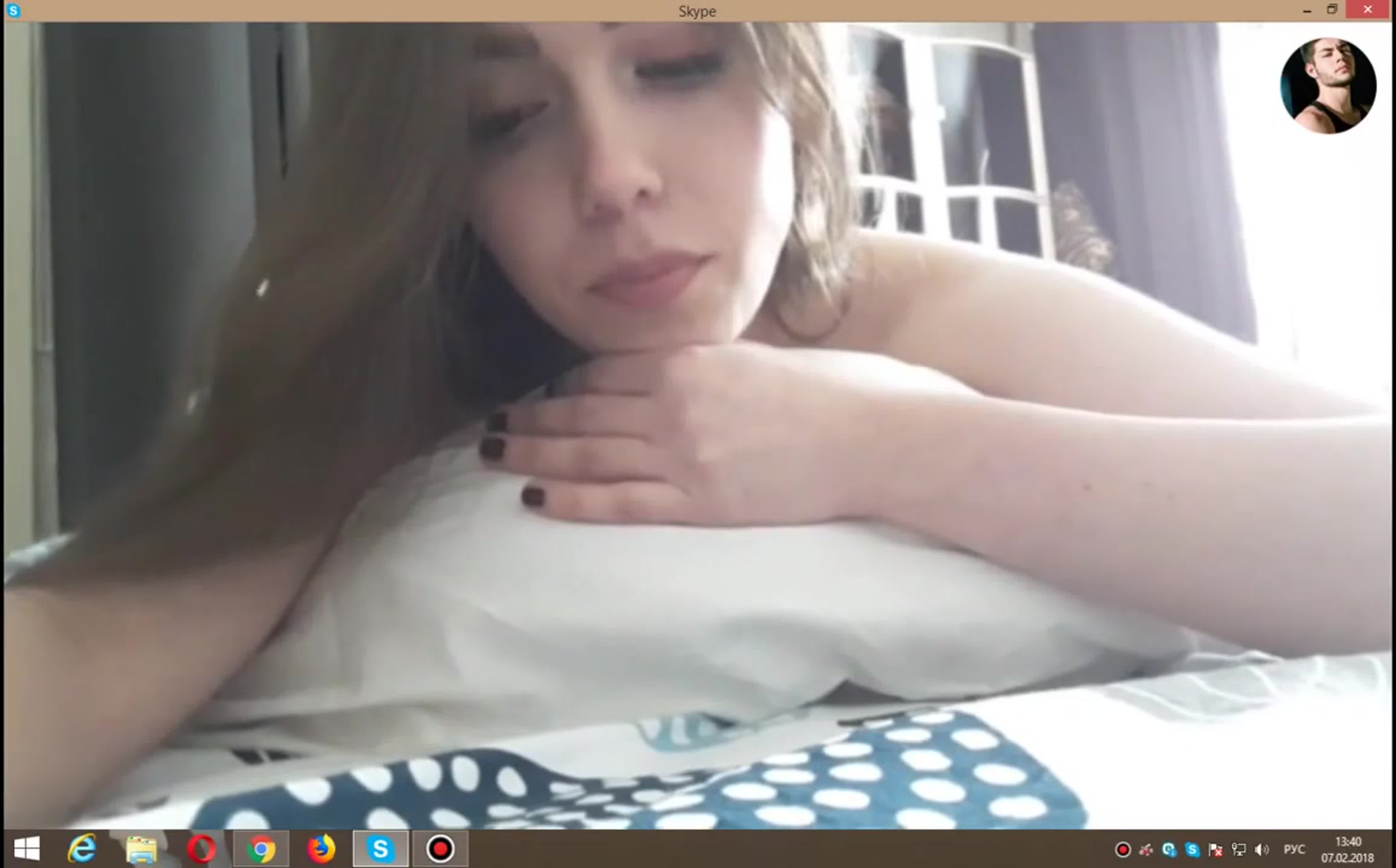 Skype qizlar bilan porno Skype qizlar bilan porno