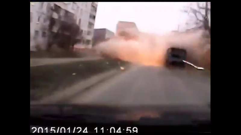 Мариуполь таксист 2015 01 24 прямое попадание града