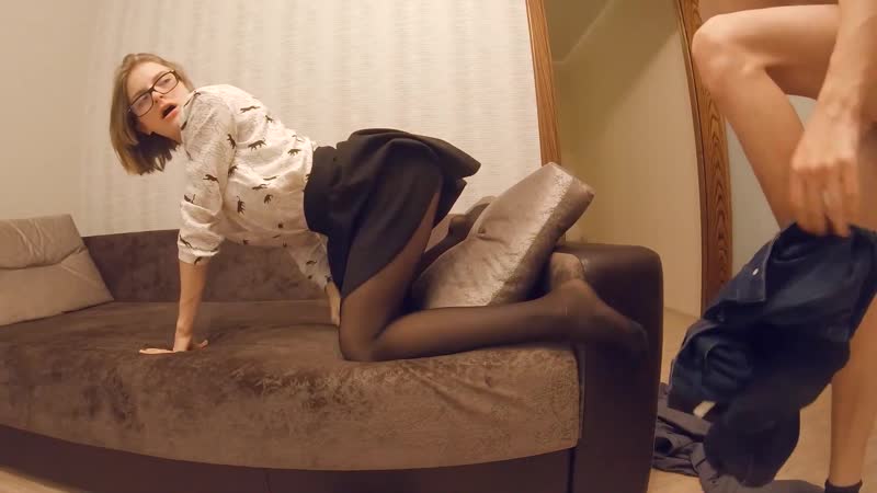 Sees porn video – 003 the boss leaves the office and sees his secretary fingering semulv