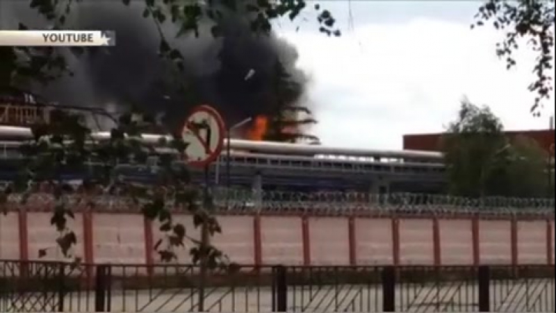 В белоруссии ведут борьбу с пожаром на химическом предприятии