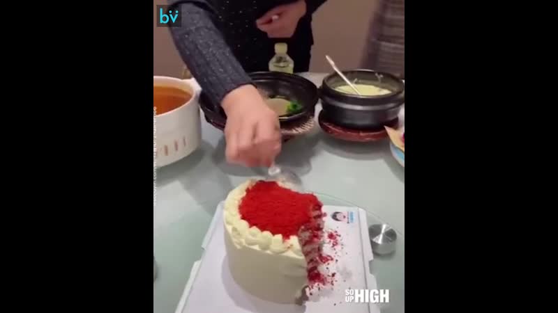 Бесконтактная нарезка торта