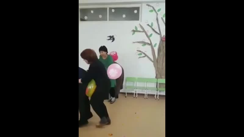 Разошлись бабенки