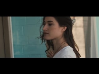 Anna naklab feat alle farben younotus supergirl