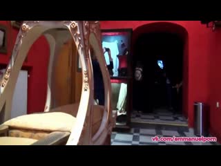 Турист от трахал в кустах молодую курву, предложив ей немалые деньги