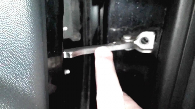 Избавляемся от хруста ограничителя двери opel vectra c