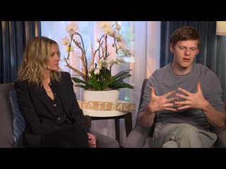 Julia roberts and lucas hedges on new family drama ben is back