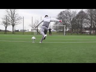 Steven gerrard and f2freestylers (amazing shot)