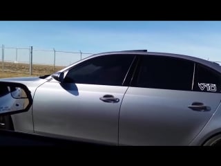 Ford mustang gt vs bmw m5 e60 v10 bmw просто порвала мустанга