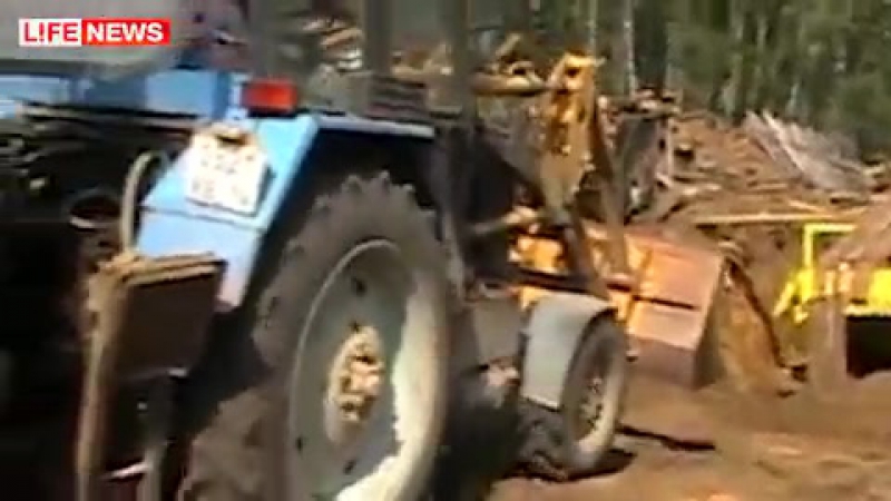 Угнанный автокран урал воры спрятали под землей