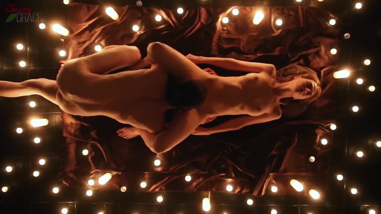 Her powerful aura radiates pure sensual heat