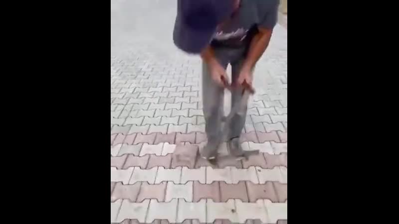 Пришел и молча всё поправил