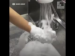 Innovative shower head can spray soap and water at the same time