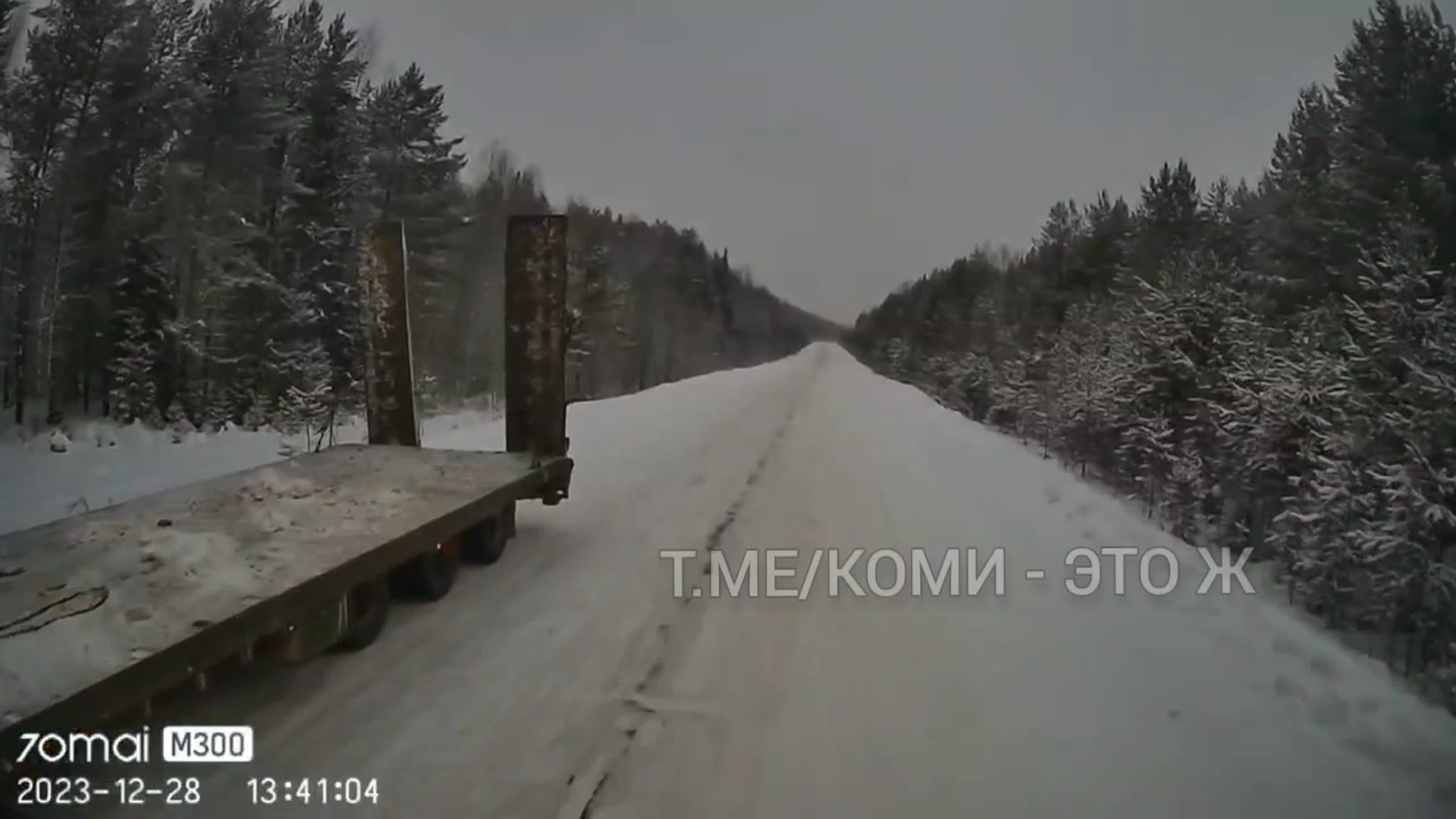 Видео поделился водитель большегруза