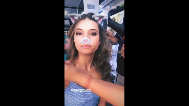 Afra saraçoğlu >> aşk bu mu >> set