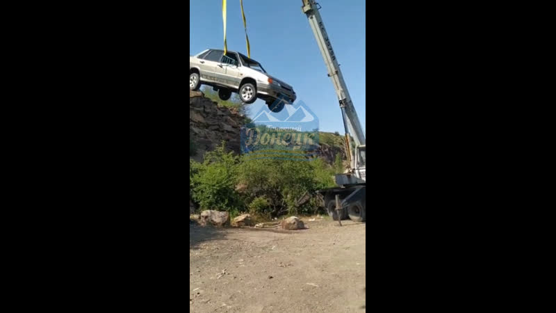 Слетел с обрыва в карьер зугрэс