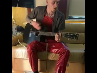 Machine gun kelly исполняет трек lil peep под гитару [рифмы и панчи]
