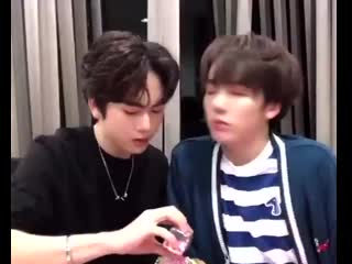 Эрт хочет чмокнуть?