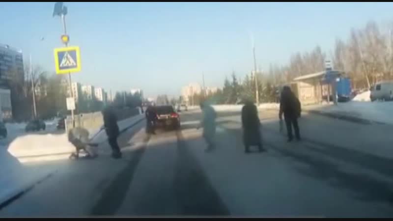 В набережных челнах полиция нашла водителя, который чуть не сбил пенсионера