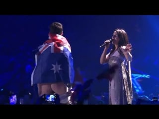 Голая жопа на евровидении в прямом эфире