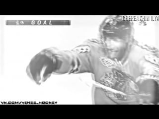 Richards sets up kane to extend hawks lead