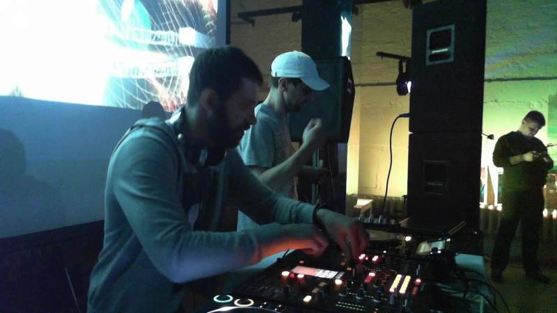 R sound | slava sneg | vinyl acryl live art