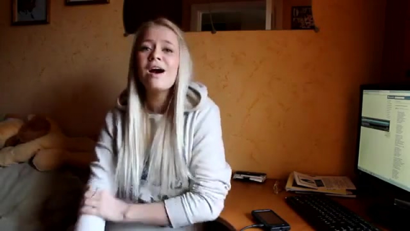 Krasivaja devuwka ochen krasivo pojot