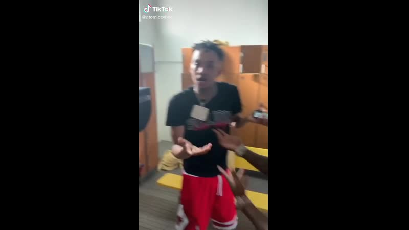 Ебаные угольки флексят под барбоскиных