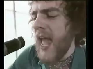 Stealers wheel – stuck in the middle with you