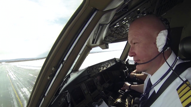 Полёт на boeing 777 (кабина пилотов)