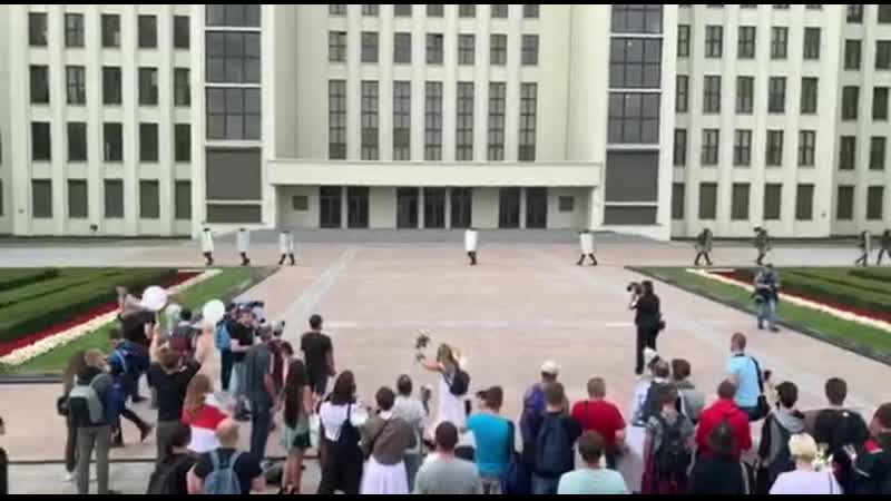 Каля дома ураду