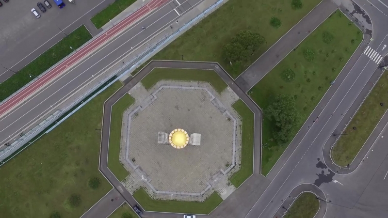 Огромная звонница на крестовском острове