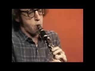 Woody allen playing clarinet (1) [3xcuk5tp45k]