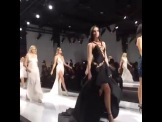 Показ versace в рамках парижской недели моды (24 января 2015)