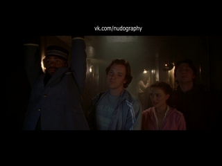 Трэйси антосивейч (tracey antosiweicz) топлес в фильме "страна садов" (garden state, 2004, зак брафф)