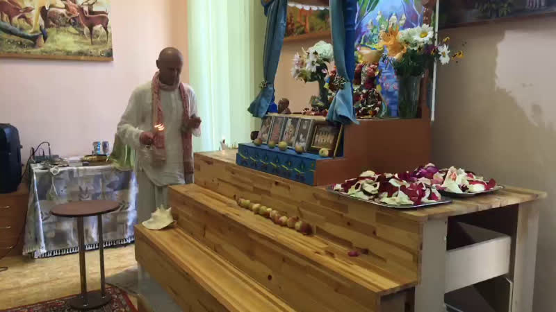 Арати в гауранге началось, скоро прасад ;)