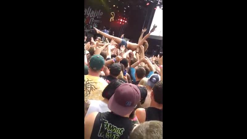 Feel the girls crowd surfing