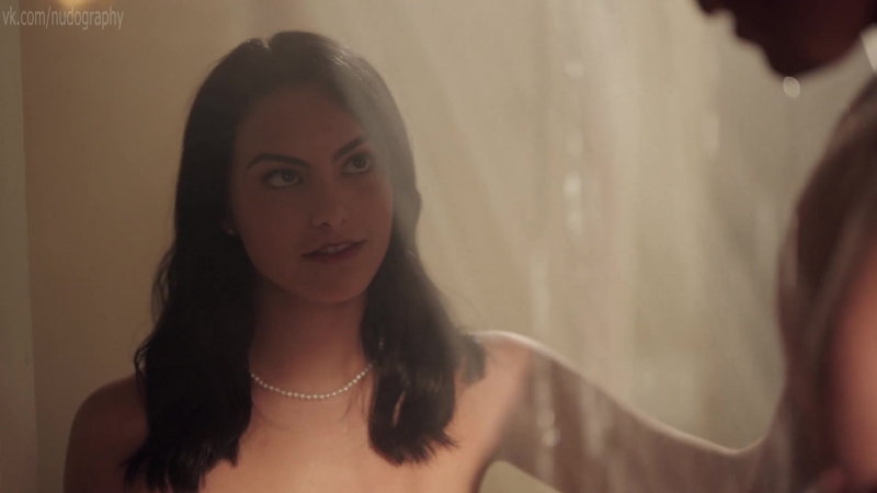Камила мендес (camila mendes) голая в сериале "ривердэйл" (riverdale, 2017) сезон 2 / серия 1 (s02e01) 1080p