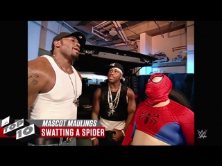 10 раз, когда суперзвезды избивали невинных маскотов