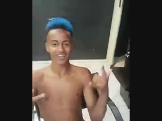 Меняет цвет в зависимости от угла обзора (vhs video)