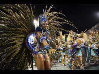 Live millionen feiern weltberühmten karneval in rio de janeiro