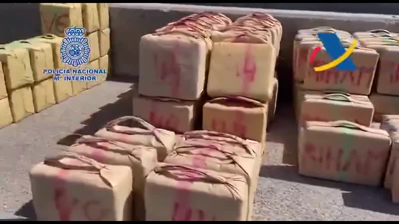В испании полицейские конфисковали 35 тонн гашиша у русско болгарской банды контрабандистов